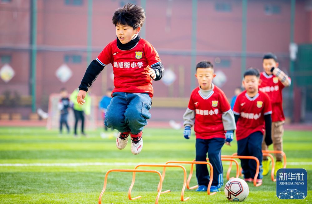 卡拉格展望2026年：阿森纳将赢下英超冠军；法国豪强竞争