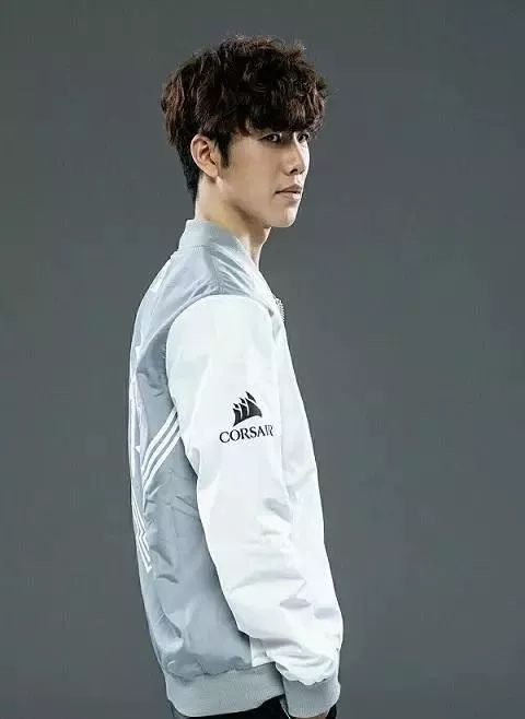 Tabe：AL管理层找了我三次 觉得AL是个有潜力的队伍就决定加入